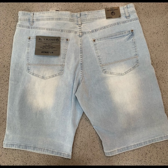 Free Planet Men’s Shorts - Picture 5 of 9